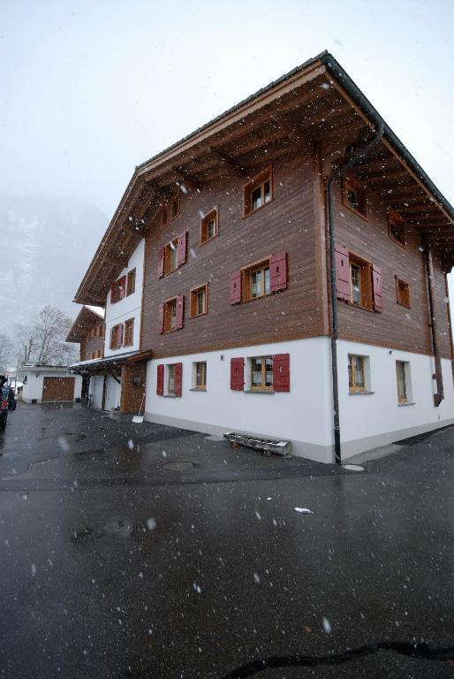 Haus Klopfenstein Kandersteg Bagian luar foto